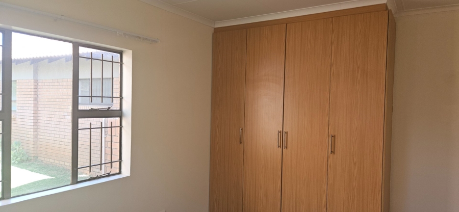 2 Bedroom Property for Sale in Langenhovenpark Free State